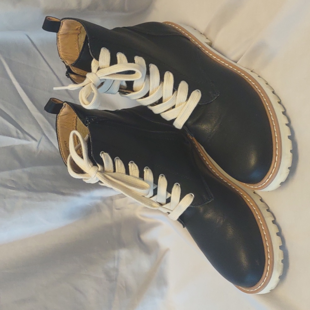 Oasis Society Women's Black Vegan Leather Combat Boots Size 7.5 Medium EUC - Picture 3 of 14